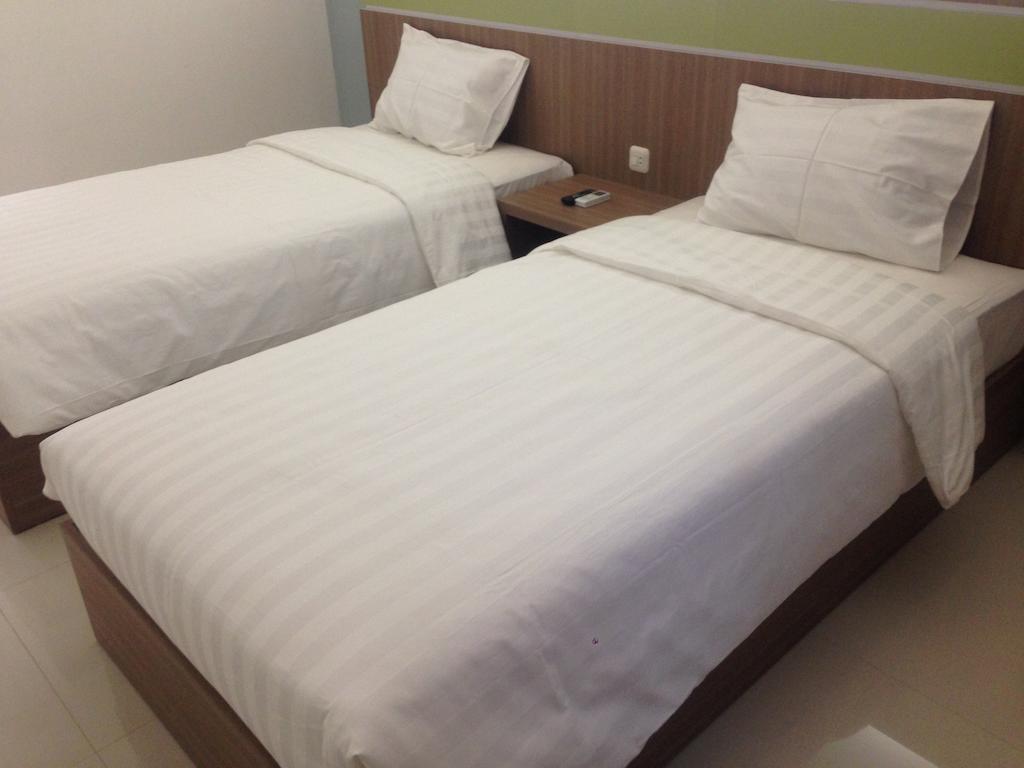Rumah Cassa Guest House Surabaya Room photo