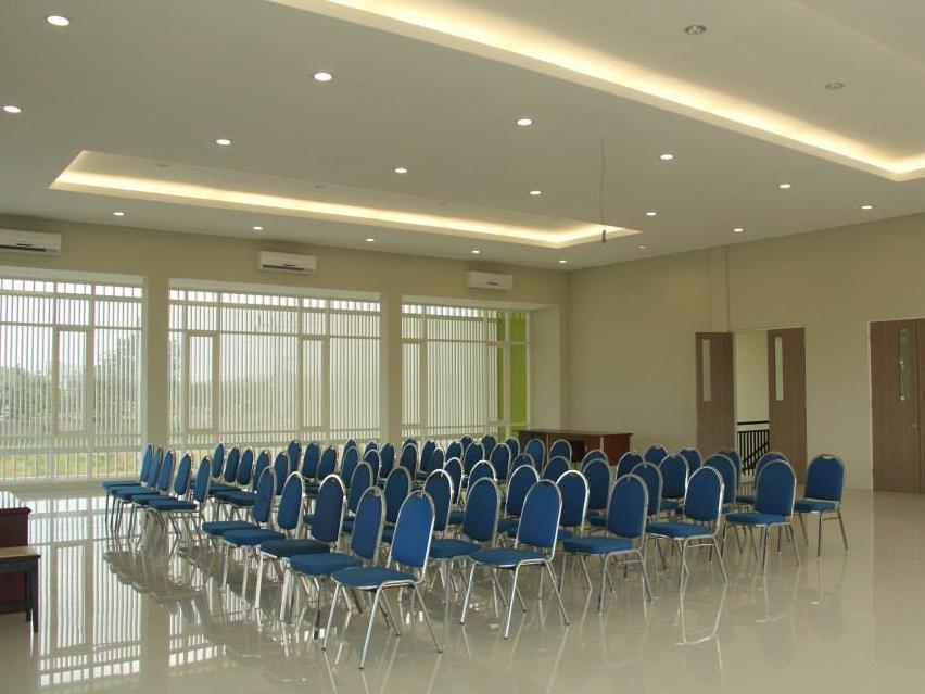 Rumah Cassa Guest House Surabaya Exterior photo