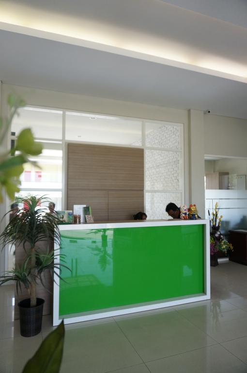 Rumah Cassa Guest House Surabaya Exterior photo